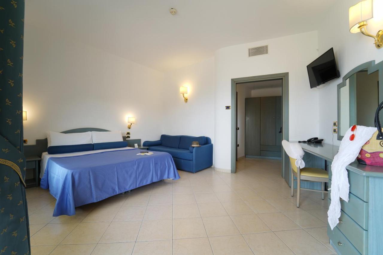 Hotel Scoglio Del Leone Дзамброне Екстериор снимка