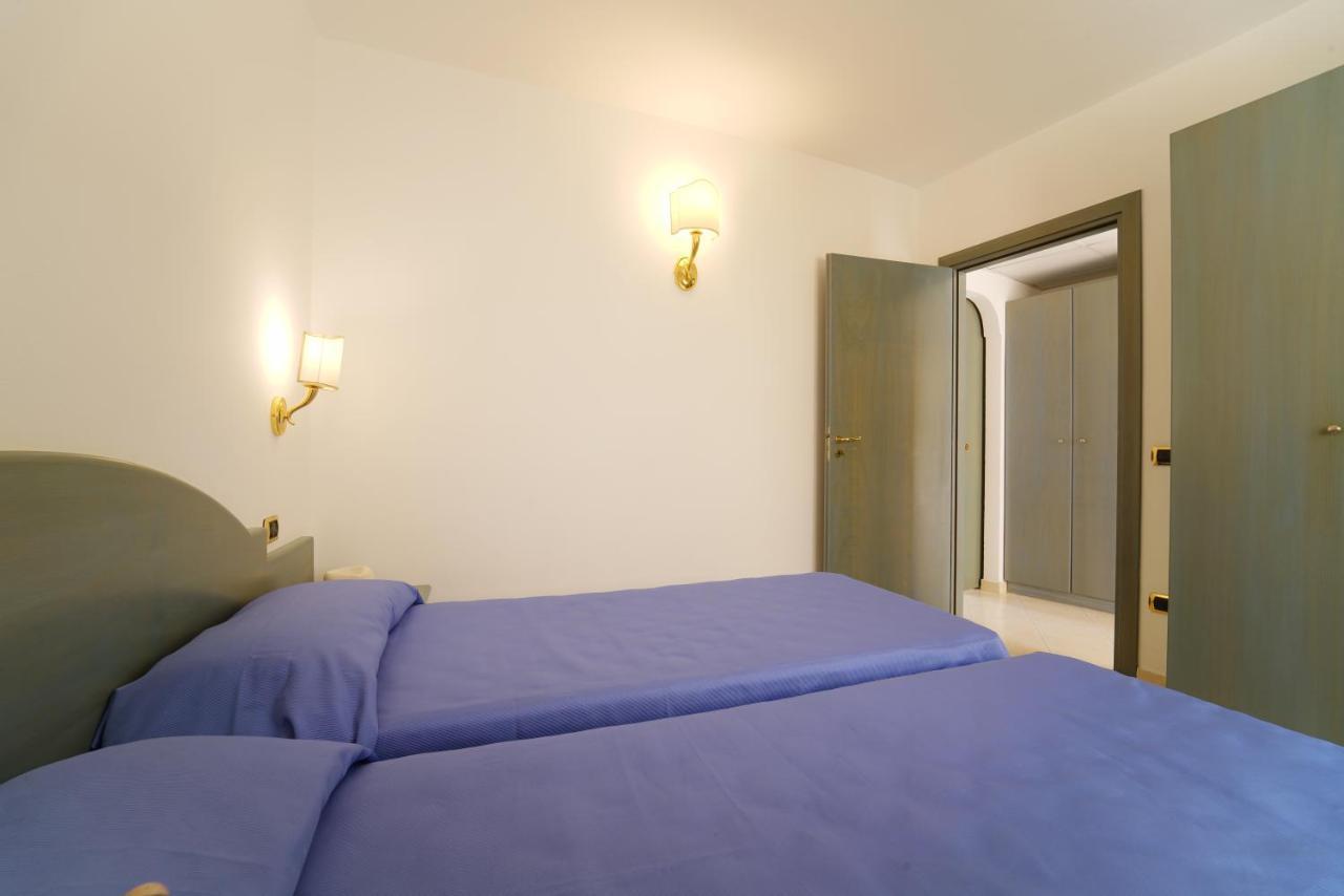 Hotel Scoglio Del Leone Дзамброне Екстериор снимка