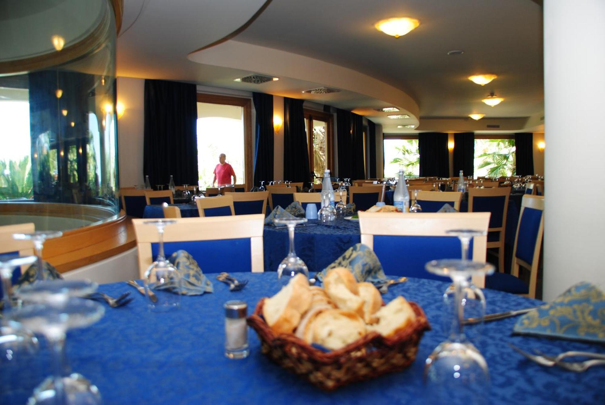 Hotel Scoglio Del Leone Дзамброне Екстериор снимка