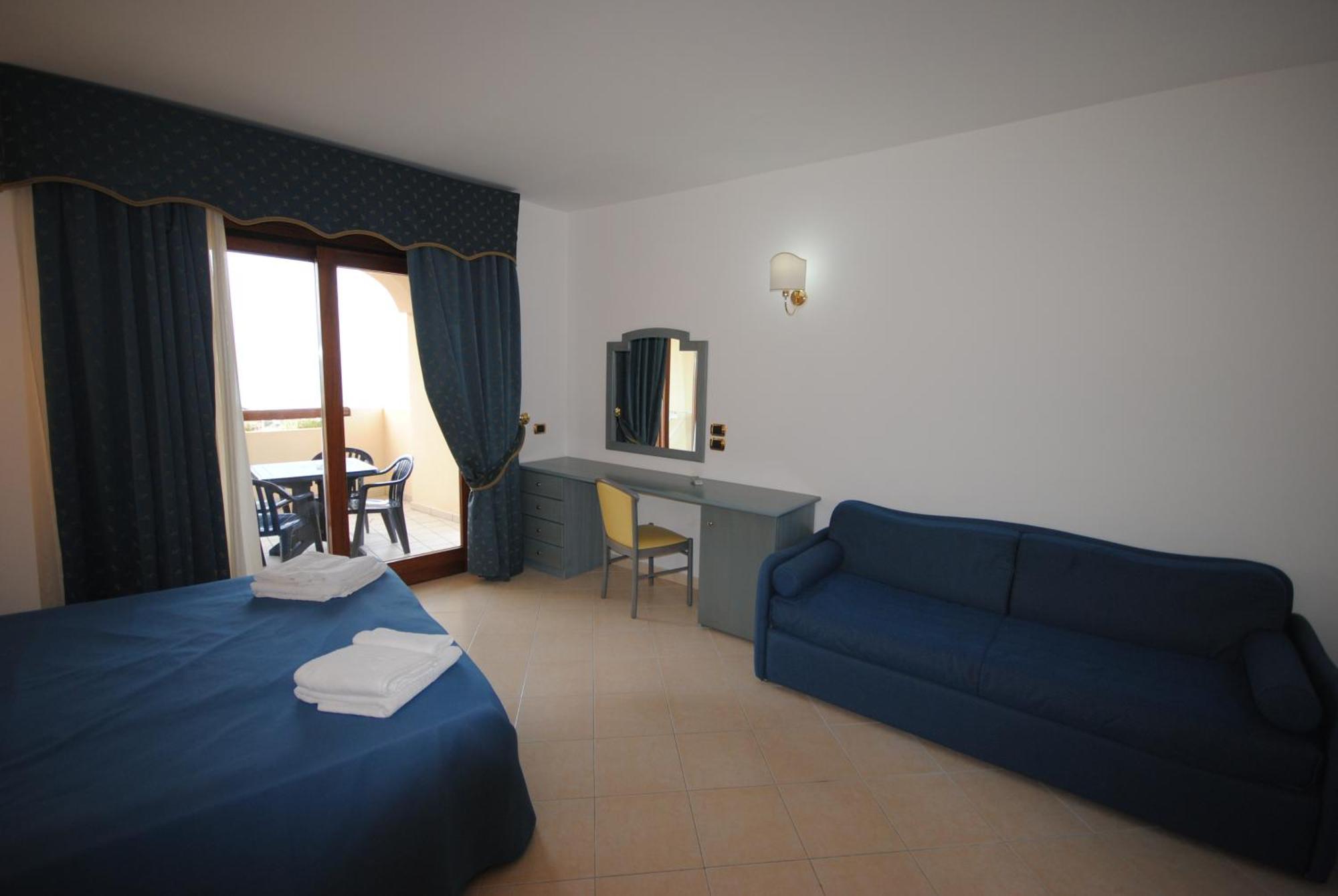 Hotel Scoglio Del Leone Дзамброне Екстериор снимка