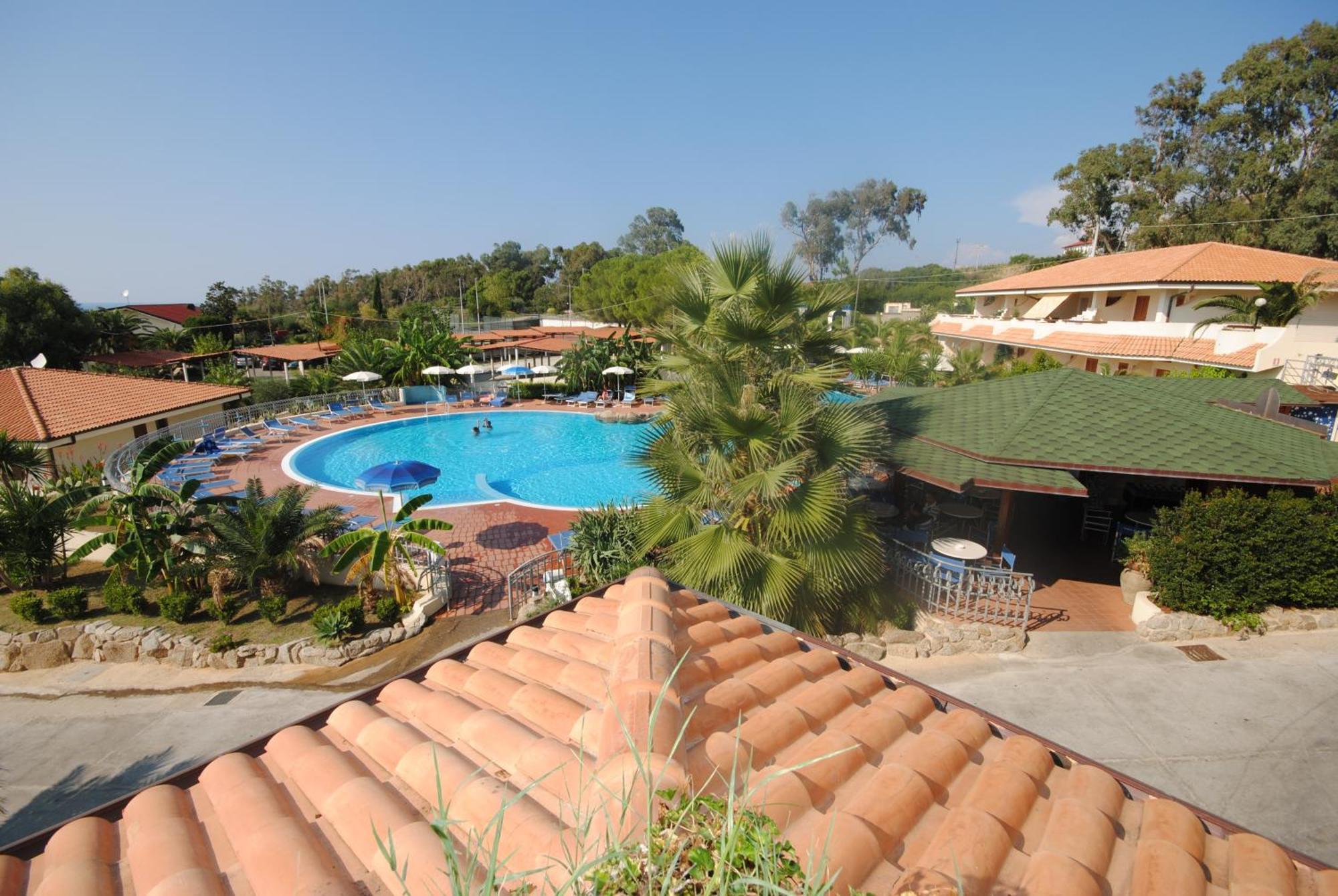 Hotel Scoglio Del Leone Дзамброне Екстериор снимка