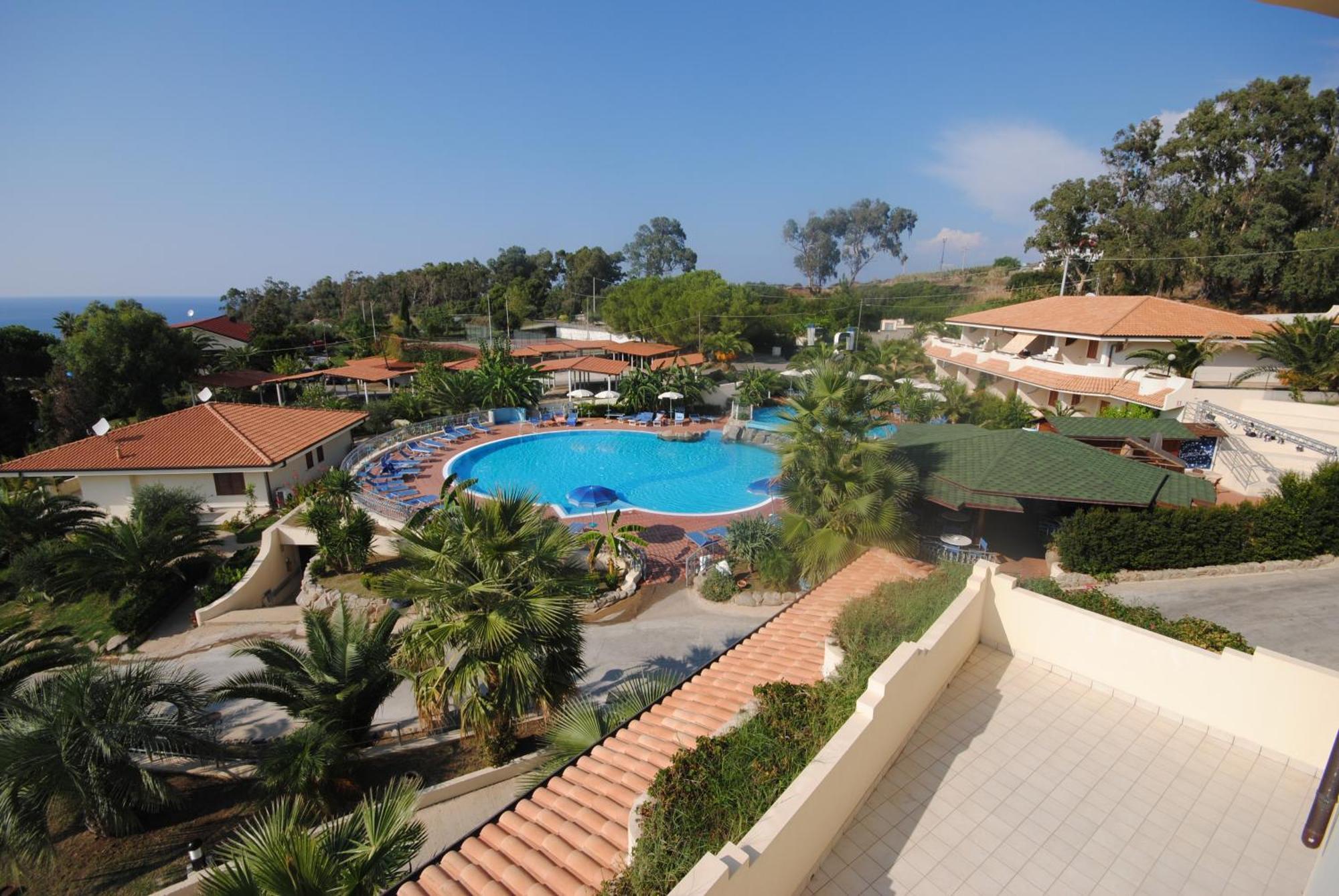 Hotel Scoglio Del Leone Дзамброне Екстериор снимка