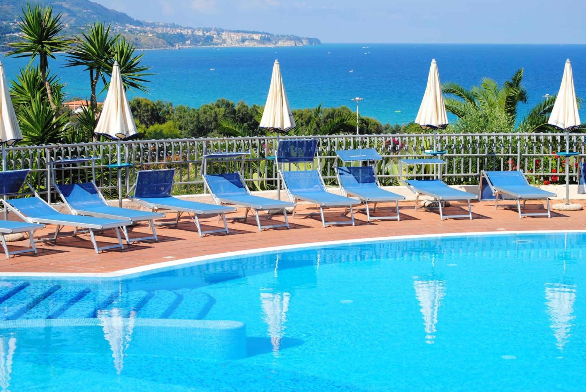 Hotel Scoglio Del Leone Дзамброне Екстериор снимка