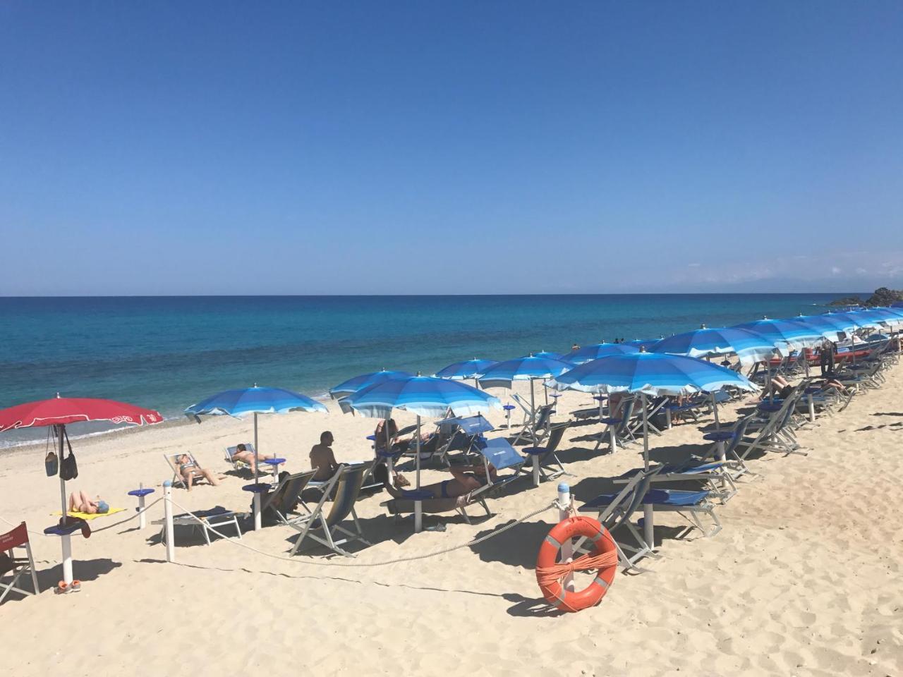 Hotel Scoglio Del Leone Дзамброне Екстериор снимка